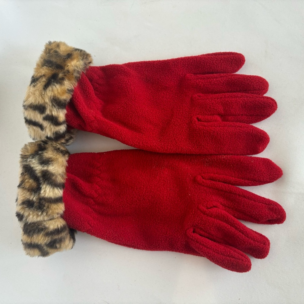 Red cheetah print winter gloves